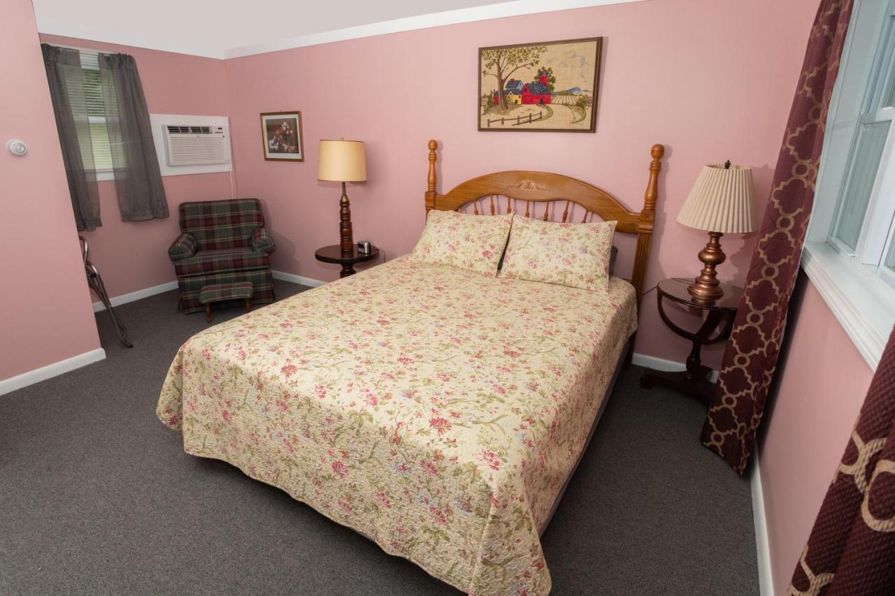 Governor'S Rock Motel Shaftsbury Экстерьер фото